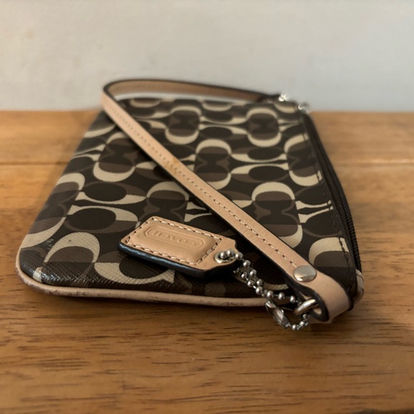 Coach Peyton Signature Dream C Brown and White Coated Canvas Wristlet Wa… - Picture 11 of 12